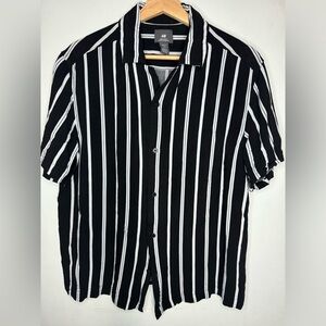 Casual shirt, H&M, size medium. Never worn